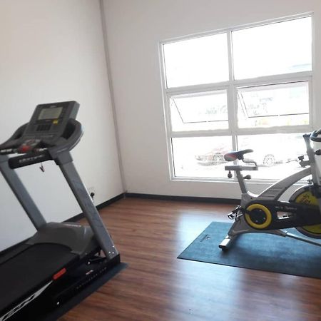 Risqi Apartment 2 Bedroom Wakaf Che Yeh コタバル エクステリア 写真