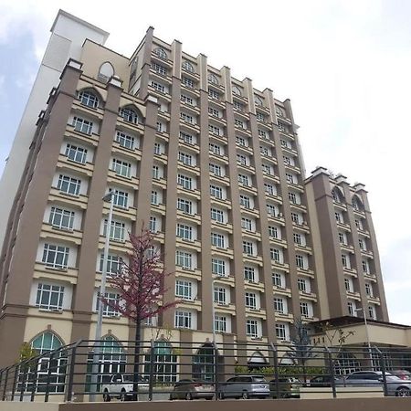 Risqi Apartment 2 Bedroom Wakaf Che Yeh コタバル エクステリア 写真
