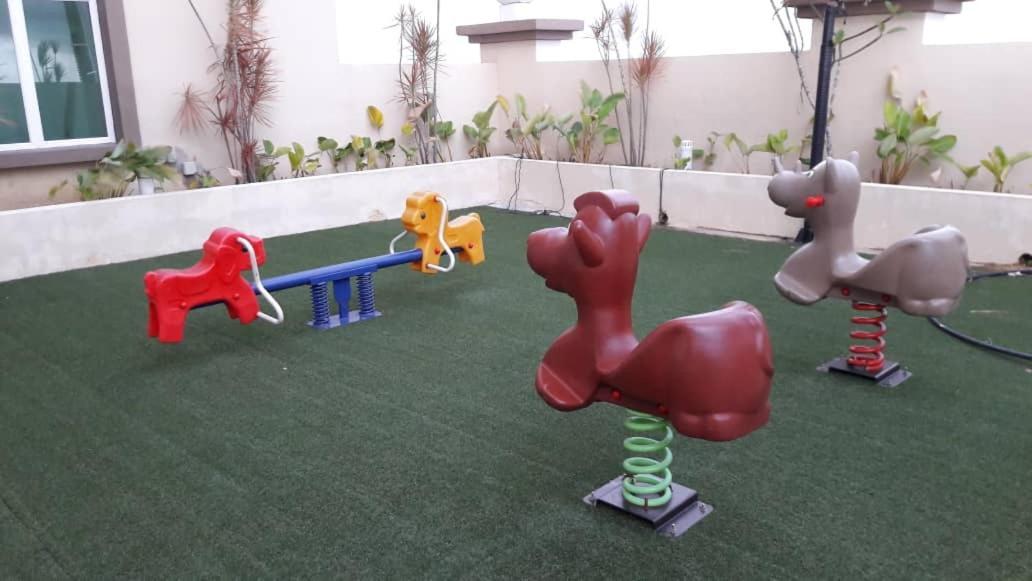Risqi Apartment 2 Bedroom Wakaf Che Yeh コタバル エクステリア 写真