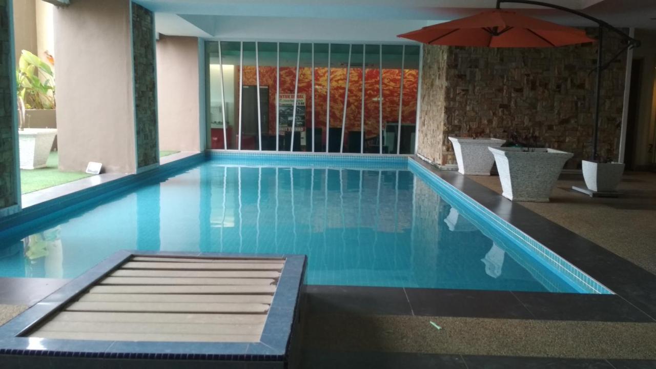 Risqi Apartment 2 Bedroom Wakaf Che Yeh コタバル エクステリア 写真