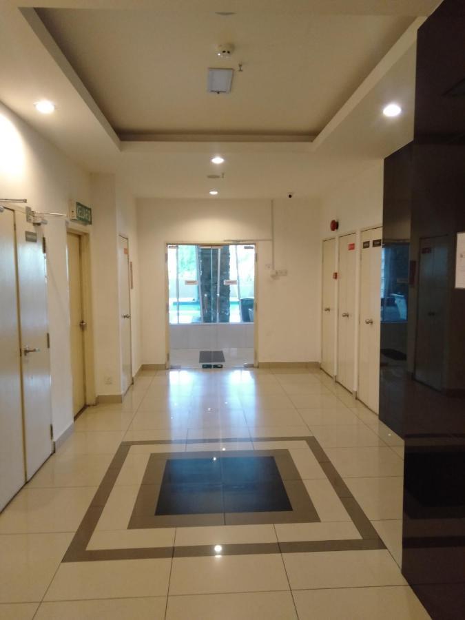 Risqi Apartment 2 Bedroom Wakaf Che Yeh コタバル エクステリア 写真
