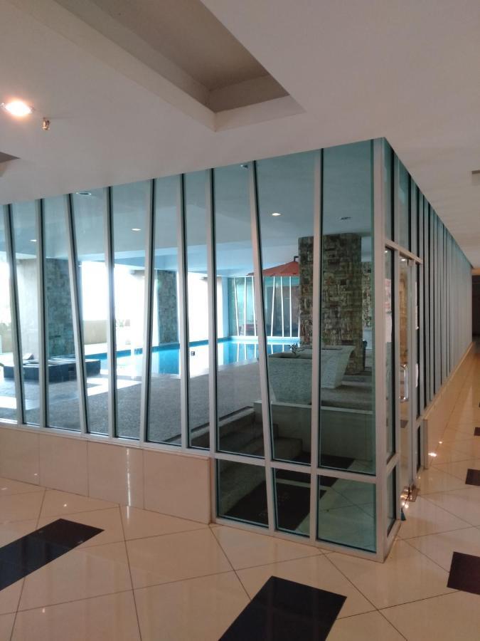 Risqi Apartment 2 Bedroom Wakaf Che Yeh コタバル エクステリア 写真