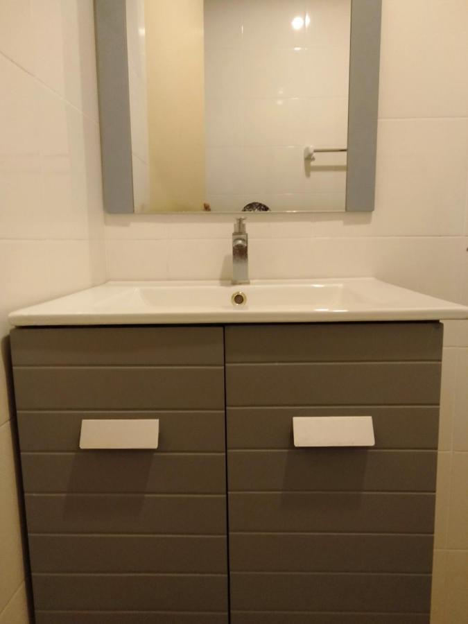 Risqi Apartment 2 Bedroom Wakaf Che Yeh コタバル エクステリア 写真