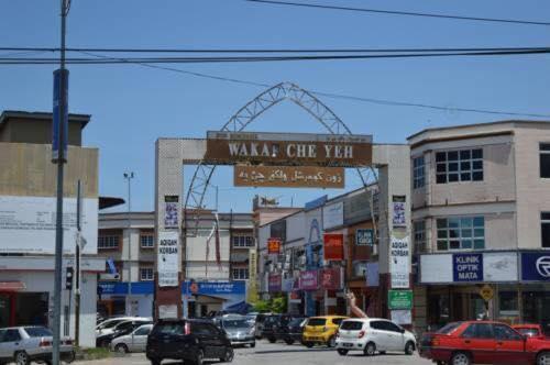 Risqi Apartment 2 Bedroom Wakaf Che Yeh コタバル エクステリア 写真