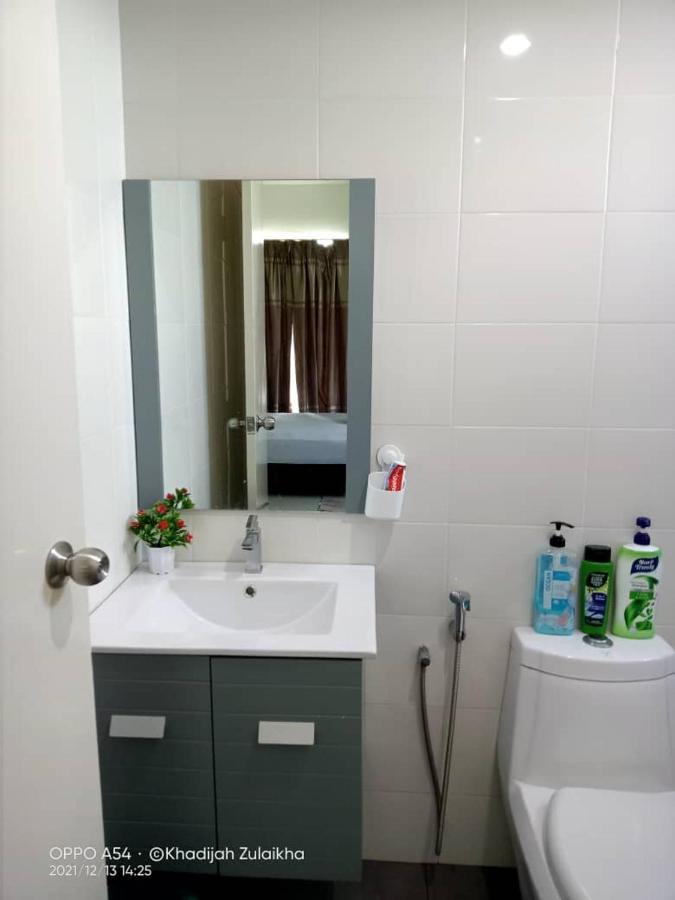 Risqi Apartment 2 Bedroom Wakaf Che Yeh コタバル エクステリア 写真